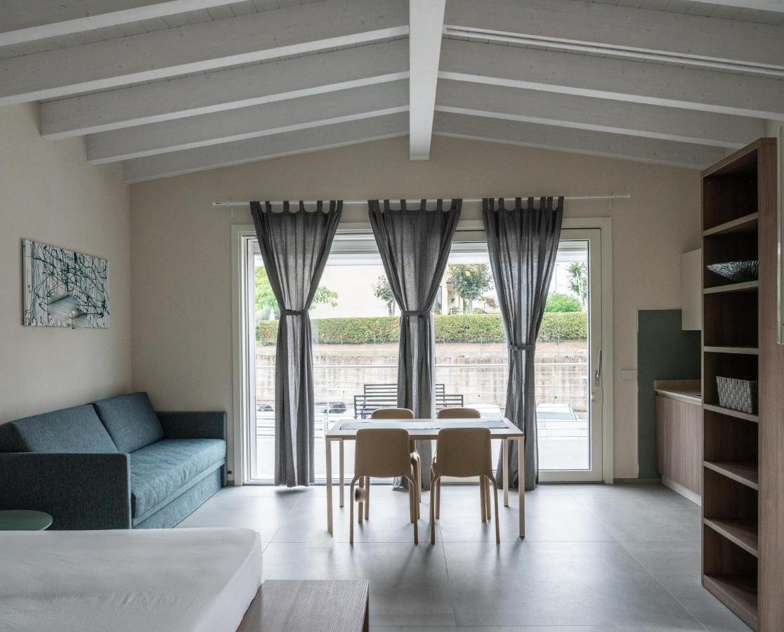 A Casa Di Sabina Hotel Десенцано дел Гарда Екстериор снимка