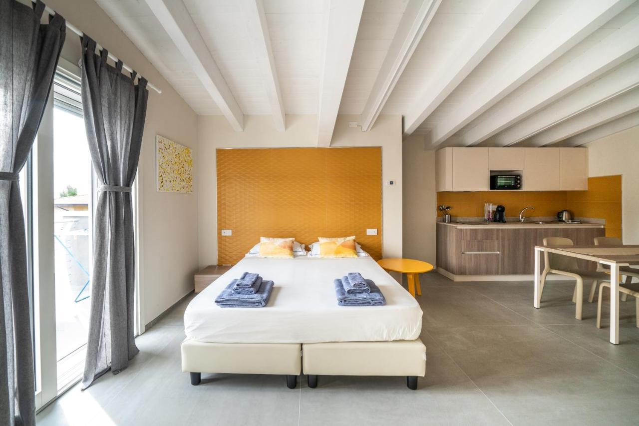 A Casa Di Sabina Hotel Десенцано дел Гарда Екстериор снимка